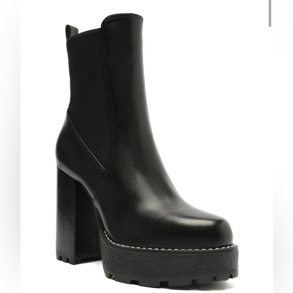 Schutz • Women's Billie • Platform High Block
Booties